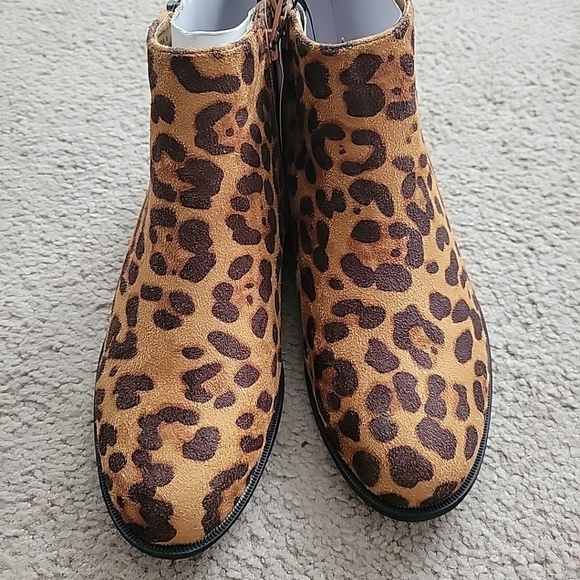 NWT Time and Tru Women's Booties - Picture 2 of 7